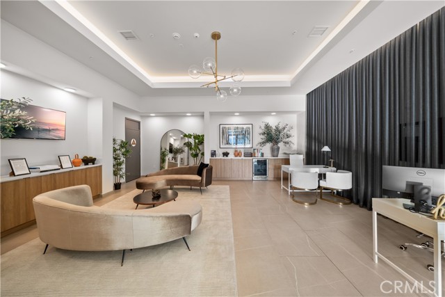 709 E Walnut Street, Pasadena CA: https://media.crmls.org/medias/99ba4c32-4f9f-4572-bc7f-2b97bfef08ff.jpg