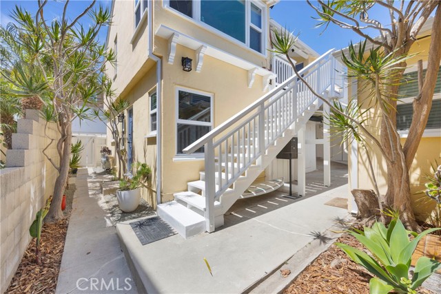 220 Cliff Drive, Laguna Beach CA: https://media.crmls.org/medias/99ba63b4-09fc-4eda-a44f-33ccb3d0b253.jpg