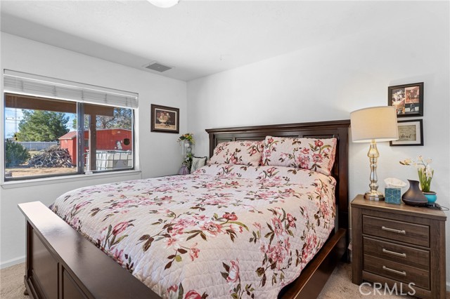 20071 Serrano, Apple Valley CA: https://media.crmls.org/medias/99bdb5ea-3648-4d85-a809-0ca03a78c3ea.jpg