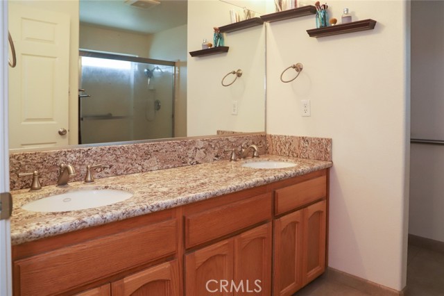 Detail Gallery Image 18 of 31 For 33478 Spreading Oak Ln, Auberry,  CA 93602 - 4 Beds | 3 Baths