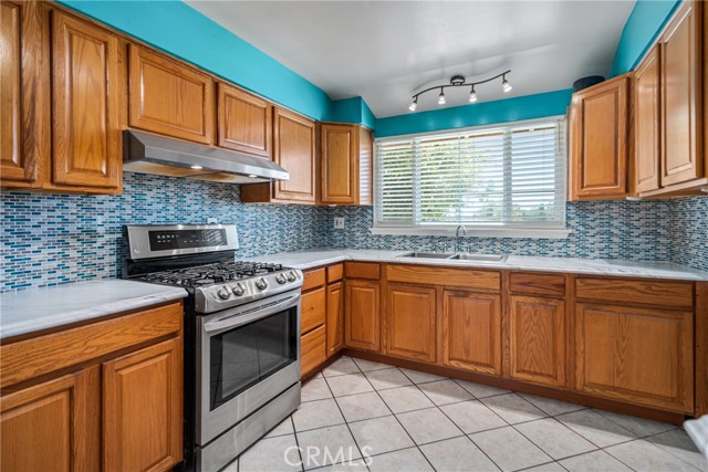 Detail Gallery Image 9 of 28 For 38749 22nd St, Palmdale,  CA 93550 - 4 Beds | 2 Baths