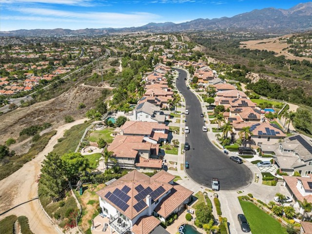 24049 Skyline, Mission Viejo CA: https://media.crmls.org/medias/99bf3d3e-dac3-4c92-86ec-f2b7976c5e22.jpg