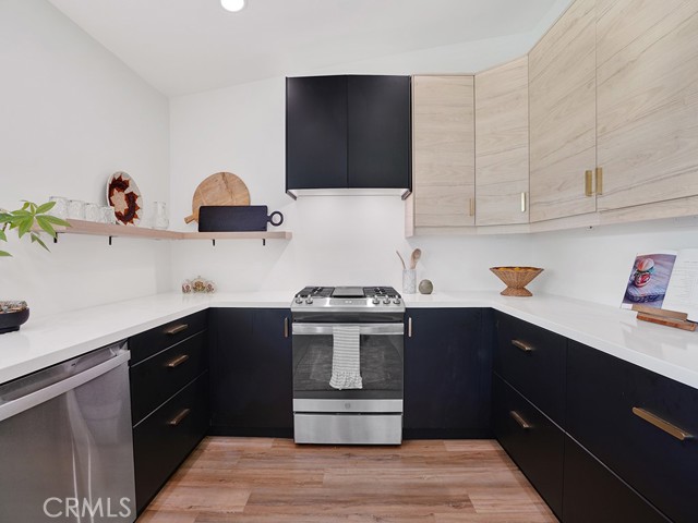 Detail Gallery Image 15 of 38 For 2622 Park Dr, Santa Ana,  CA 92707 - 4 Beds | 2 Baths