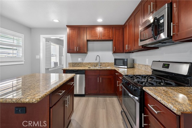 Detail Gallery Image 5 of 38 For 1274 W 3rd St, San Pedro,  CA 90732 - 3 Beds | 2 Baths