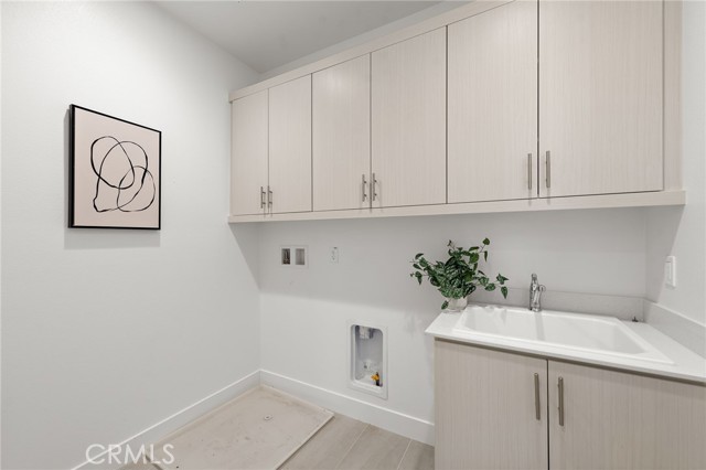 215 Sutters Mill, Irvine CA: https://media.crmls.org/medias/99bfe73c-d831-4e2a-85a9-5b3345bf6af3.jpg