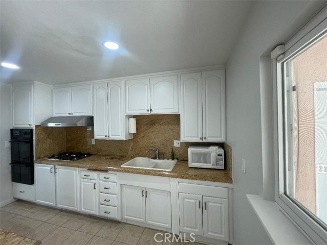 Detail Gallery Image 7 of 38 For 20100 Needles St, Chatsworth,  CA 91311 - 3 Beds | 2 Baths