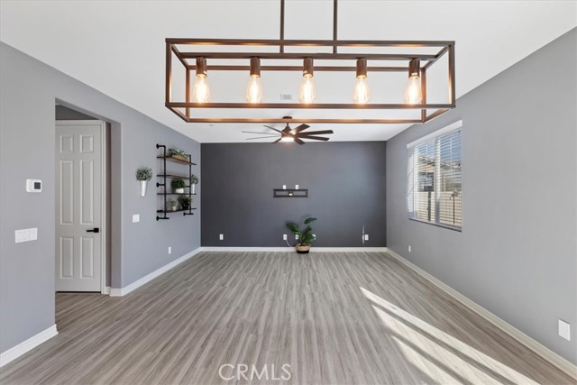 Detail Gallery Image 13 of 44 For 29114 Crabapple, Lake Elsinore,  CA 92530 - 4 Beds | 2/1 Baths