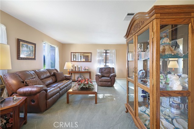 Detail Gallery Image 6 of 41 For 3627 Orchid Dr, Highland,  CA 92346 - 4 Beds | 3 Baths