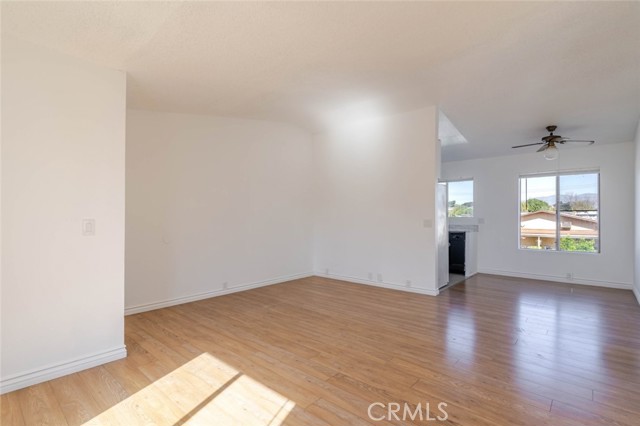 Detail Gallery Image 4 of 19 For 13015 Vanowen St #10,  North Hollywood,  CA 91605 - 2 Beds | 1 Baths
