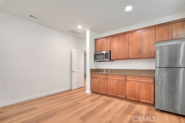 7868 Sea Salt Avenue, Fontana CA: https://media.crmls.org/medias/99c15b02-7904-4519-b71d-231c71c98b8e.jpg