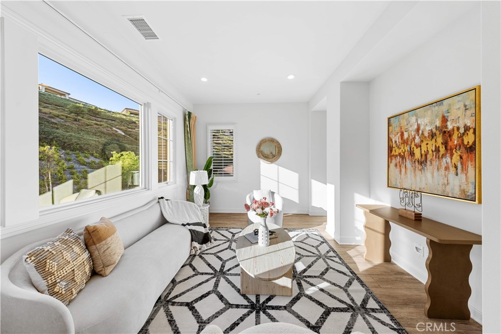 MLS #OC25277279 image #50