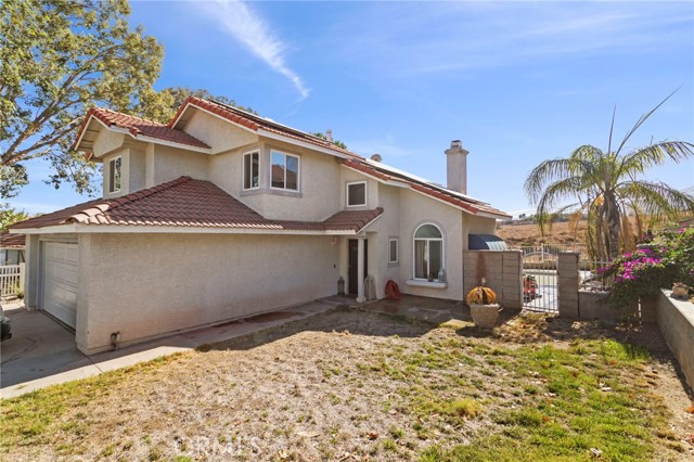 Detail Gallery Image 1 of 27 For 9239 Stone Canyon Rd, Corona,  CA 92883 - 3 Beds | 2/1 Baths