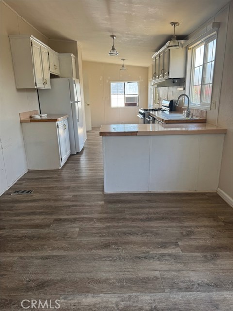 343 Bard Lane, Ventura CA: https://media.crmls.org/medias/99c255d4-f362-4c39-8eac-43340aaec930.jpg