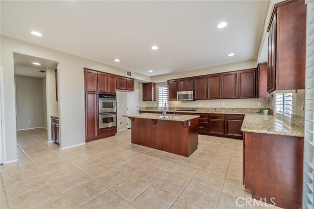 Detail Gallery Image 18 of 70 For 3675 Sunmeadow St, Corona,  CA 92881 - 6 Beds | 4 Baths
