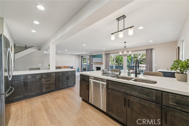 835 Amigos Way, Newport Beach CA: https://media.crmls.org/medias/99c37b7a-a410-4704-a263-eae8da513615.jpg