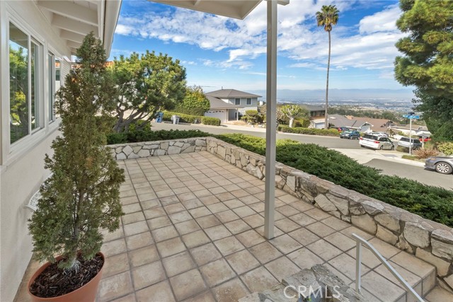 27403 Larchbluff Drive, Rancho Palos Verdes, California 90275, 3 Bedrooms Bedrooms, ,1 BathroomBathrooms,Residential,For Sale,Larchbluff,PV25034935