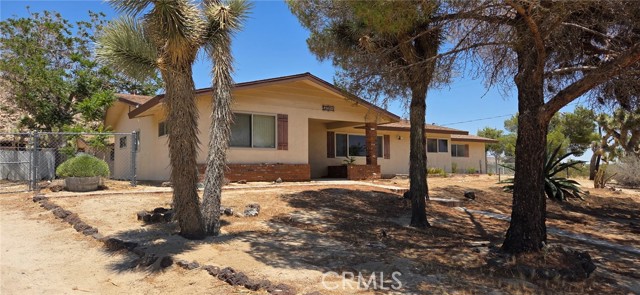 Detail Gallery Image 2 of 26 For 56994 Crestview Dr, Yucca Valley,  CA 92284 - 2 Beds | 1/1 Baths