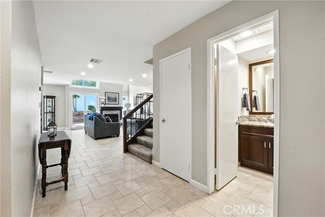 18221 Andrea N Circle, Northridge CA: https://media.crmls.org/medias/99c623b0-5bed-48eb-9fbb-045a492da58f.jpg