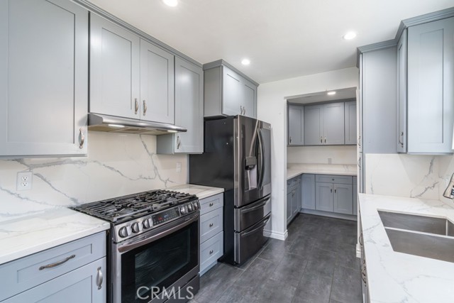 Detail Gallery Image 15 of 41 For 1656 E 63rd, Long Beach,  CA 90805 - 3 Beds | 2 Baths