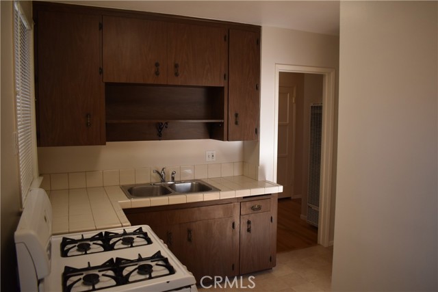 Detail Gallery Image 4 of 16 For 673 N Rosemary Ln, Burbank,  CA 91505 - 2 Beds | 1 Baths