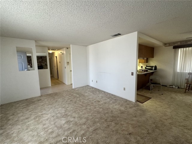 Detail Gallery Image 6 of 15 For 9239 Joshua, Apple Valley,  CA 92308 - 3 Beds | 2 Baths