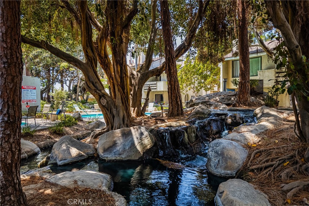 https://media.crmls.org/medias/99c83115-691f-4be7-a3d1-c091b0059600.jpg?preset=X-Large