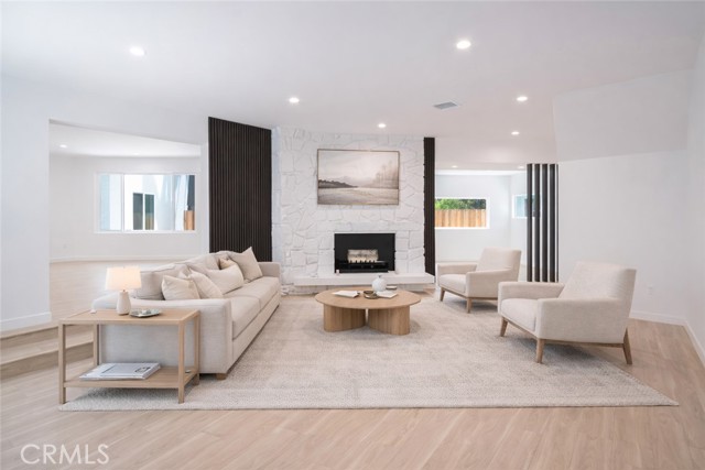 Front Image Thumbnail for CRSR25250676