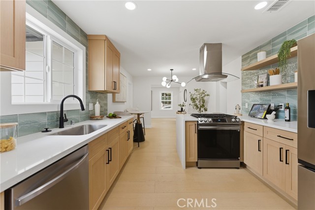 Detail Gallery Image 20 of 42 For 2010 Golden, Long Beach,  CA 90806 - 3 Beds | 2 Baths