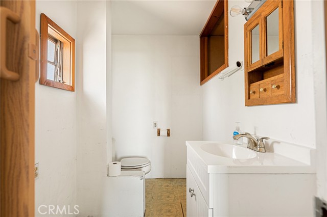 3061 W Oregon Street, Rialto CA: https://media.crmls.org/medias/99c957fe-14ca-404e-be8e-a1d51b4f41c8.jpg