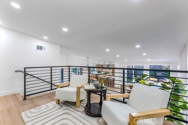 Detail Gallery Image 17 of 29 For 9921 Westwanda Dr, Beverly Hills,  CA 90210 - 2 Beds | 2 Baths