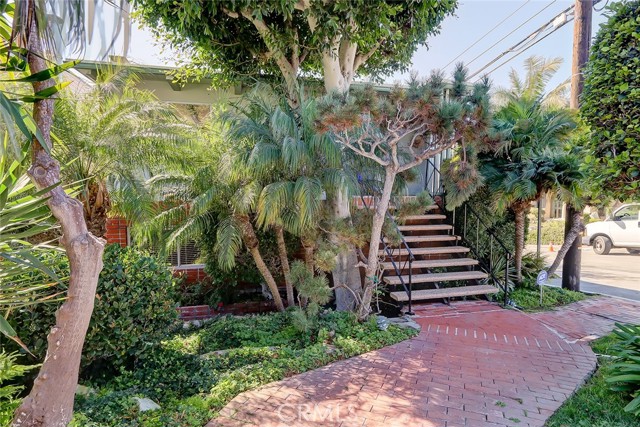 937 Highview Avenue, Manhattan Beach, California 90266, 3 Bedrooms Bedrooms, ,2 BathroomsBathrooms,Residential,Sold,Highview,SB21198832