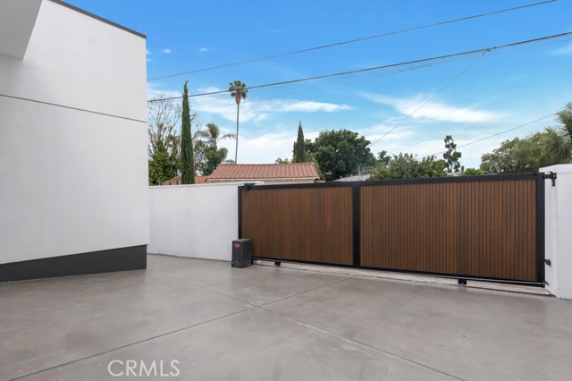 Detail Gallery Image 22 of 22 For 16514 San Fernando Mission Blvd, Granada Hills,  CA 91344 - 3 Beds | 2/1 Baths