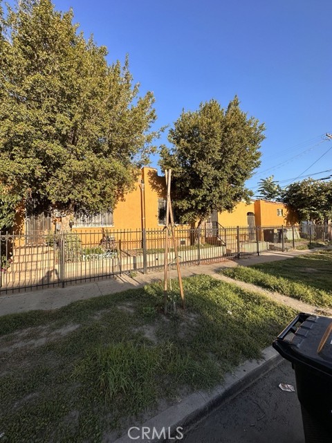 Detail Gallery Image 7 of 13 For 7700 Mckinley, Los Angeles,  CA 90001 - – Beds | – Baths