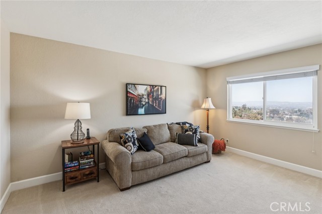 27201 Via Aurora, Mission Viejo CA: https://media.crmls.org/medias/99cccfe6-323d-494e-b692-09b98532cff0.jpg