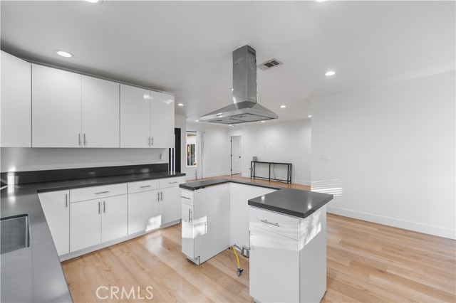 6653 Belmar Avenue, Reseda CA: https://media.crmls.org/medias/99cd6245-91df-4c0d-884e-da57cae86be1.jpg