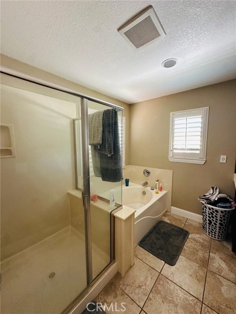 692 Blueberry Lane, Madera CA: https://media.crmls.org/medias/99cd9cd3-a36c-4f75-85aa-1aef52c0a43e.jpg