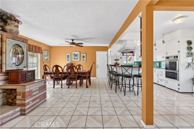 15937 Manzanita, Fontana CA: https://media.crmls.org/medias/99ce2ad1-fca7-4dc5-93b6-b1b634e46c53.jpg