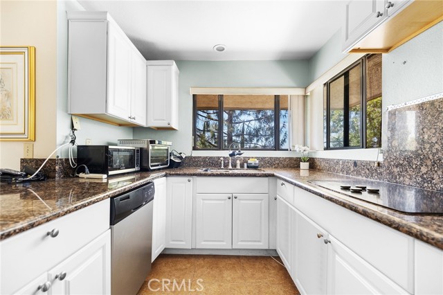 Detail Gallery Image 7 of 28 For 17617 Pomerado Rd #213,  San Diego,  CA 92128 - 2 Beds | 2 Baths