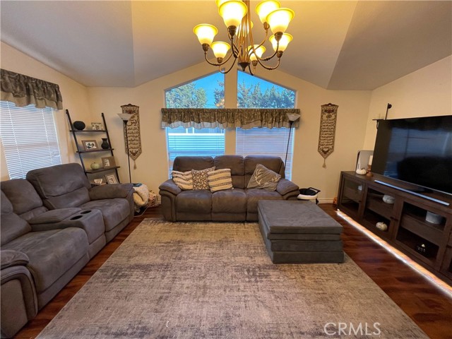 Detail Gallery Image 10 of 28 For 211 S Beach Blvd #72,  Anaheim,  CA 92804 - 3 Beds | 2 Baths