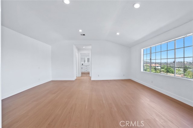 Detail Gallery Image 21 of 25 For 4424 Deanwood Dr, Woodland Hills,  CA 91364 - 5 Beds | 5/1 Baths