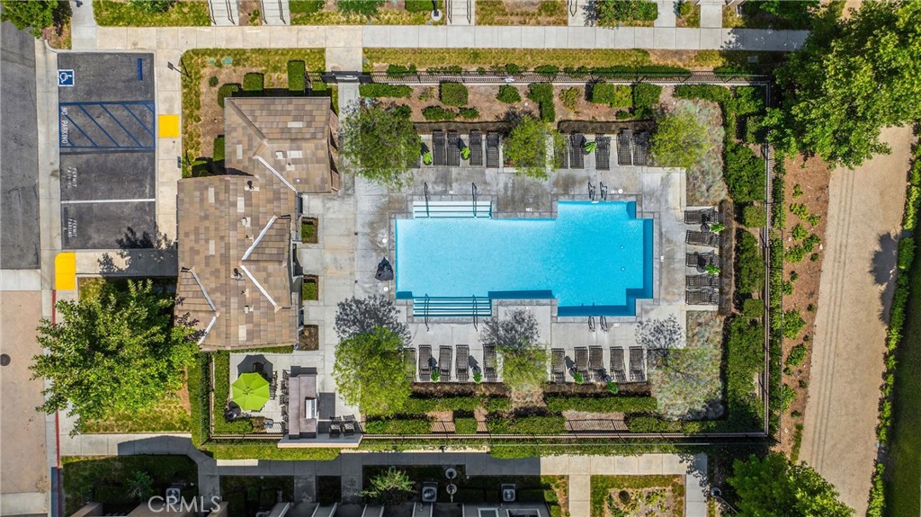 https://media.crmls.org/medias/99cf4bb7-a835-4b07-bb12-643b5aef755d.jpg?preset=X-Large