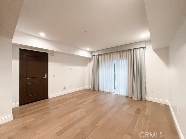 Detail Gallery Image 16 of 17 For 2939 Leeward Ave #419,  Los Angeles,  CA 90005 - 1 Beds | 2 Baths