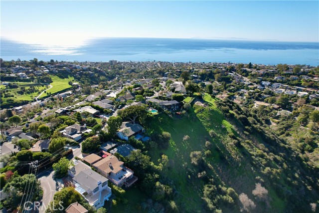 Detail Gallery Image 4 of 4 For 1096 Madison Place, Laguna Beach,  CA 92651 - 3 Beds | 2/1 Baths
