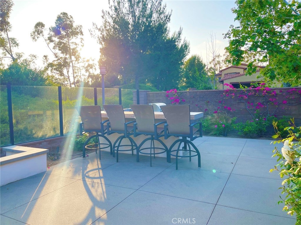 https://media.crmls.org/medias/99d18149-21a8-40d3-b5e5-1e93e8699627.jpg?preset=X-Large