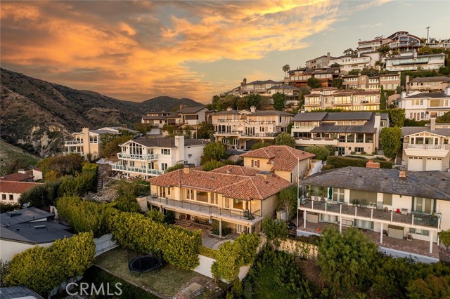 Detail Gallery Image 3 of 46 For 517 Emerald Bay, Laguna Beach,  CA 92651 - 4 Beds | 4 Baths