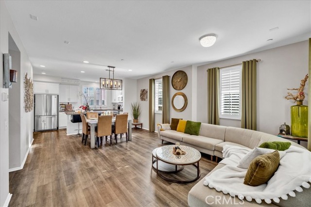 Front Image Thumbnail for CRDW26016428