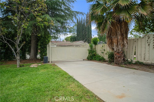 Detail Gallery Image 39 of 39 For 19710 Henshaw St, Woodland Hills,  CA 91364 - 4 Beds | 4 Baths