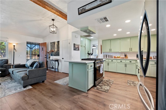 Detail Gallery Image 13 of 48 For 7215 Kourie Way, Oak Hills,  CA 92344 - 2 Beds | 2 Baths