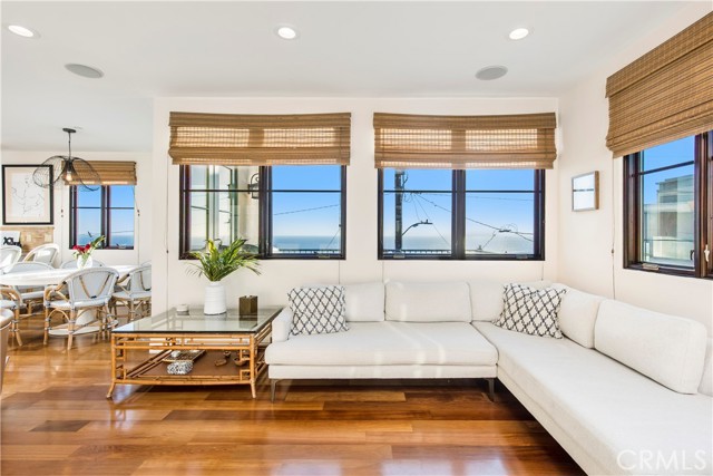 Detail Gallery Image 7 of 43 For 320 33rd Pl, Manhattan Beach,  CA 90266 - 3 Beds | 4 Baths