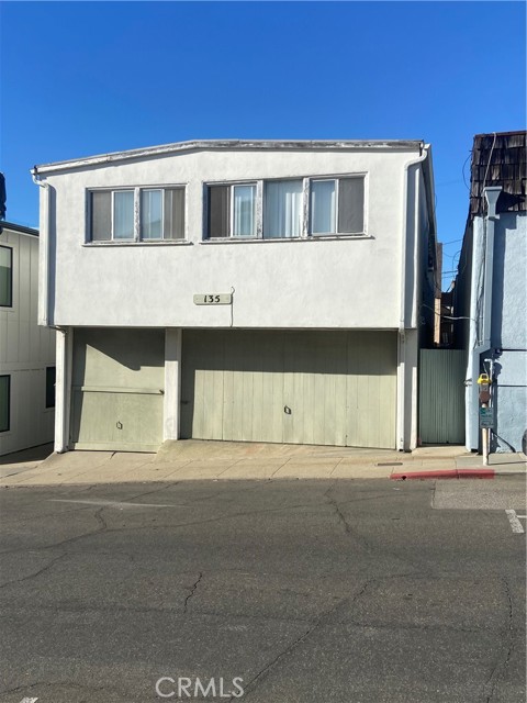 135 28th Street, Hermosa Beach CA: https://media.crmls.org/medias/99d3b962-ed64-4ad6-9dca-ee6a1cc058a4.jpg